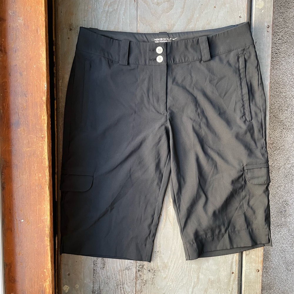 Nike black golf shorts | size 6